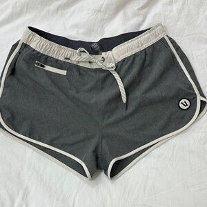 Vuori Women's Tavi shorts